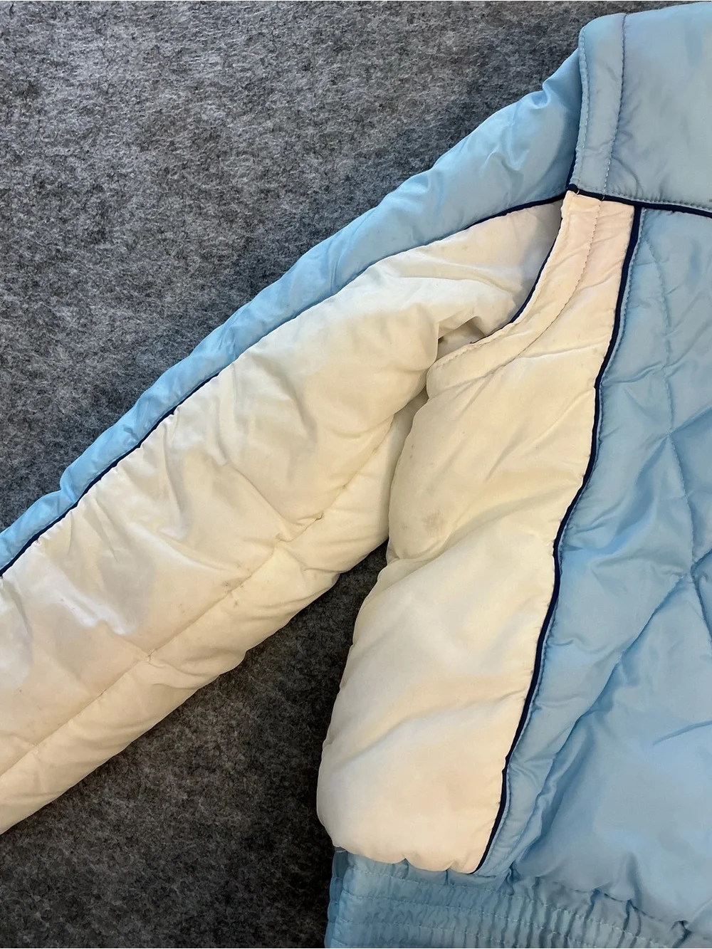 Mervyns Light Blue and Cream Quilted Puffer Jacket Size M